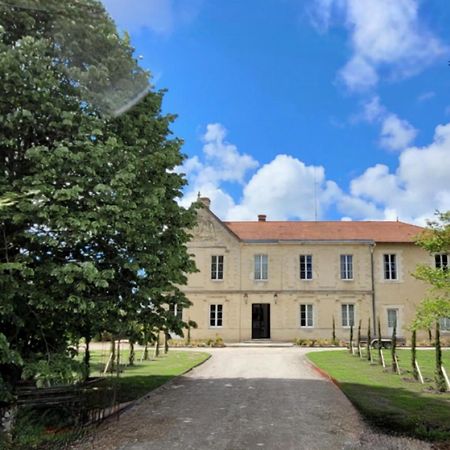 Chateau Bernon Maison D Hotes - Piscine Et Spa Bed and Breakfast Queyrac Esterno foto